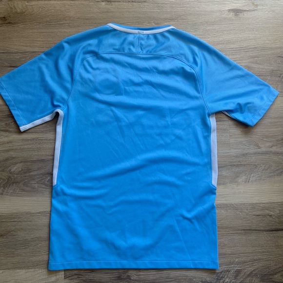 Manchester City jersey - Picture 2 of 2
